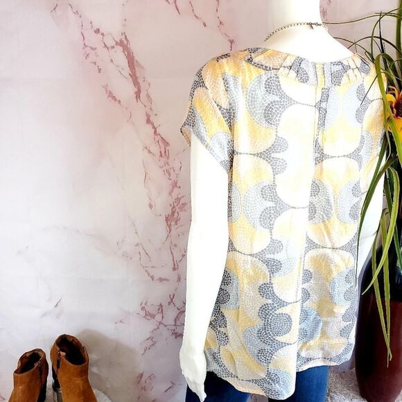 Anthropologie We Love Vera pretty slip over top - Picture 5 of 7